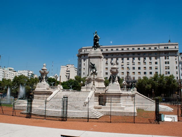 Monumento en Plaza del Congreso