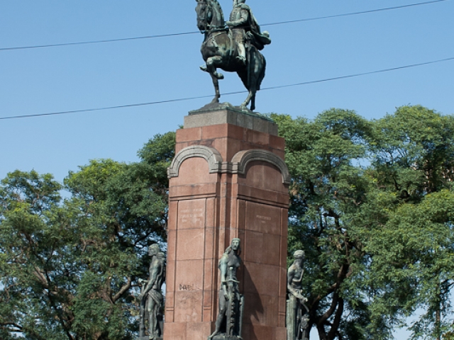 Monumento al Intendente Torcuato de Alvear